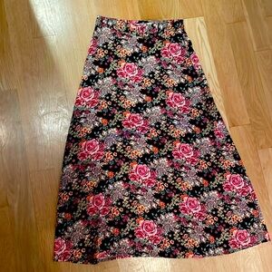 Forever 21 midi A-line floral skirt 🌹